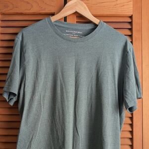 Banana Republic Men's Green T-Shirt